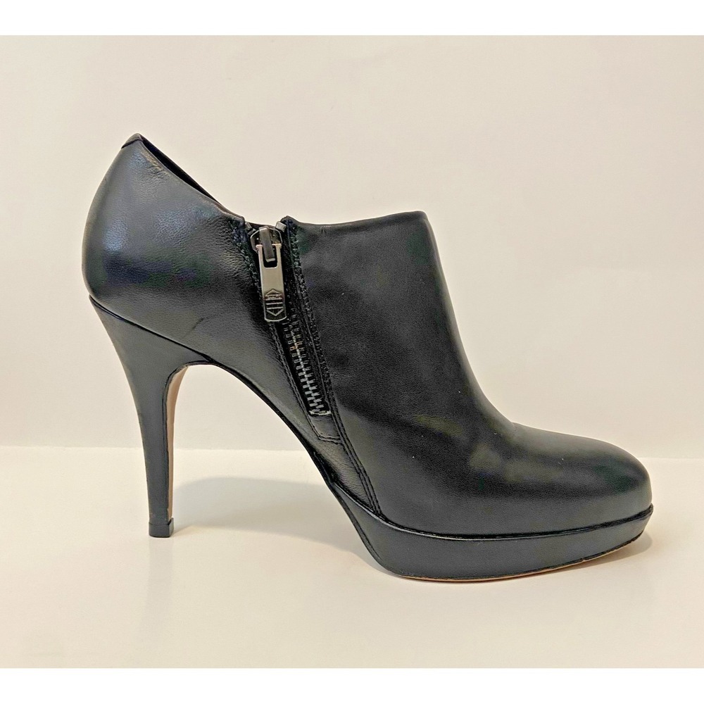 Vince Camuto Women's Elvin Black Leather Booties Size 7.5 4" Heel Ankle Boots